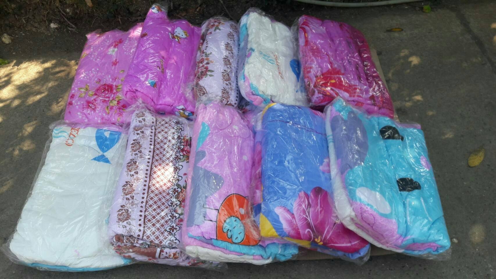 ผ้าห่มนวม ผ้าห่มใยสังเคาะห์ 5 ฟุต คละลายจร้า มีขอพร้อมส่ง ใช้ห่มได้ 1 คน