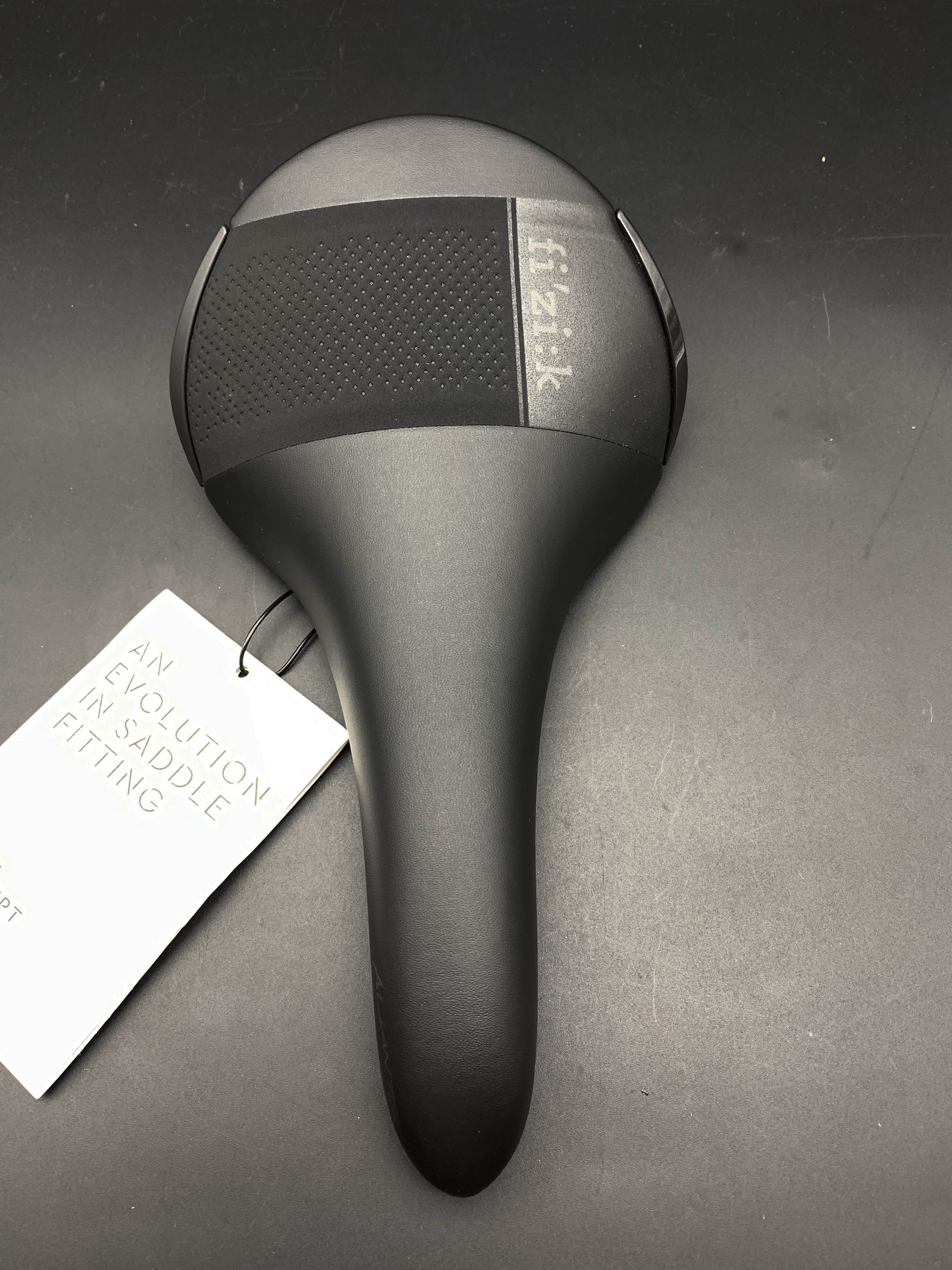 เบาะ Fizik Aliante R1 ราง คาร์บอน Large