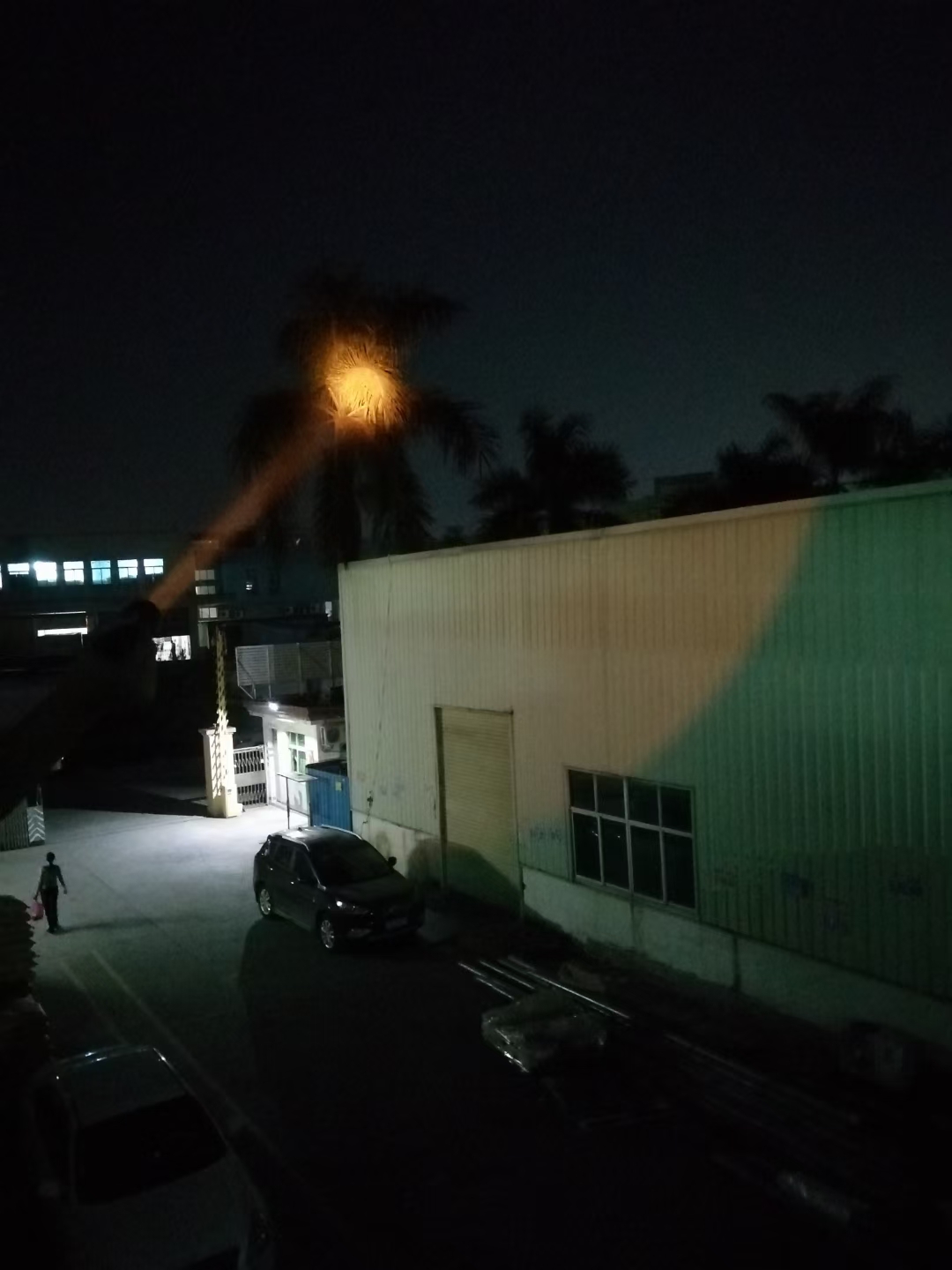 ไฟฉายแรงสูง Convoy C8+ Osram KY CSLNM1.FY Orange Yellow Light แสงสีส้ม ตัวเรือนสีบรอนซ์-เงิน