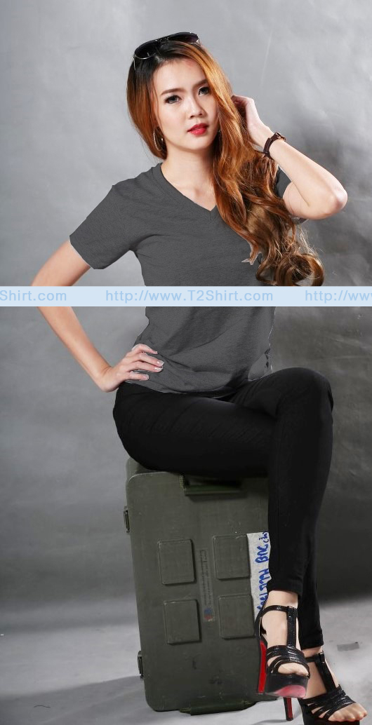เสื้อยืด คอวี แขนสั้น สีดำท็อปดาย Size L