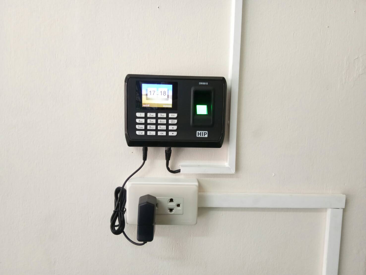 เครื่องสแกนลายนิ้วมือ cmi681s