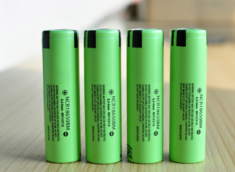 ไฟฉายแรงสูงขนาดเล็ก ส่องไกล Long Range Convoy C8+ Black หลอด KW CSLMN1.TG 6500K แสงขาว