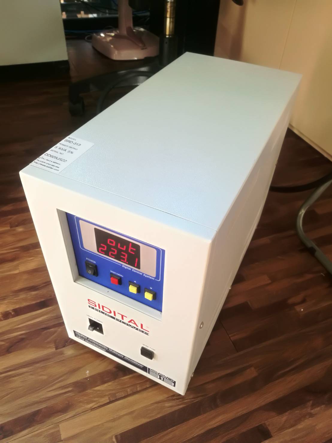(ขายแล้วครับ ) เครื่องคุมแรงดันไฟ SIDITAL 5kva