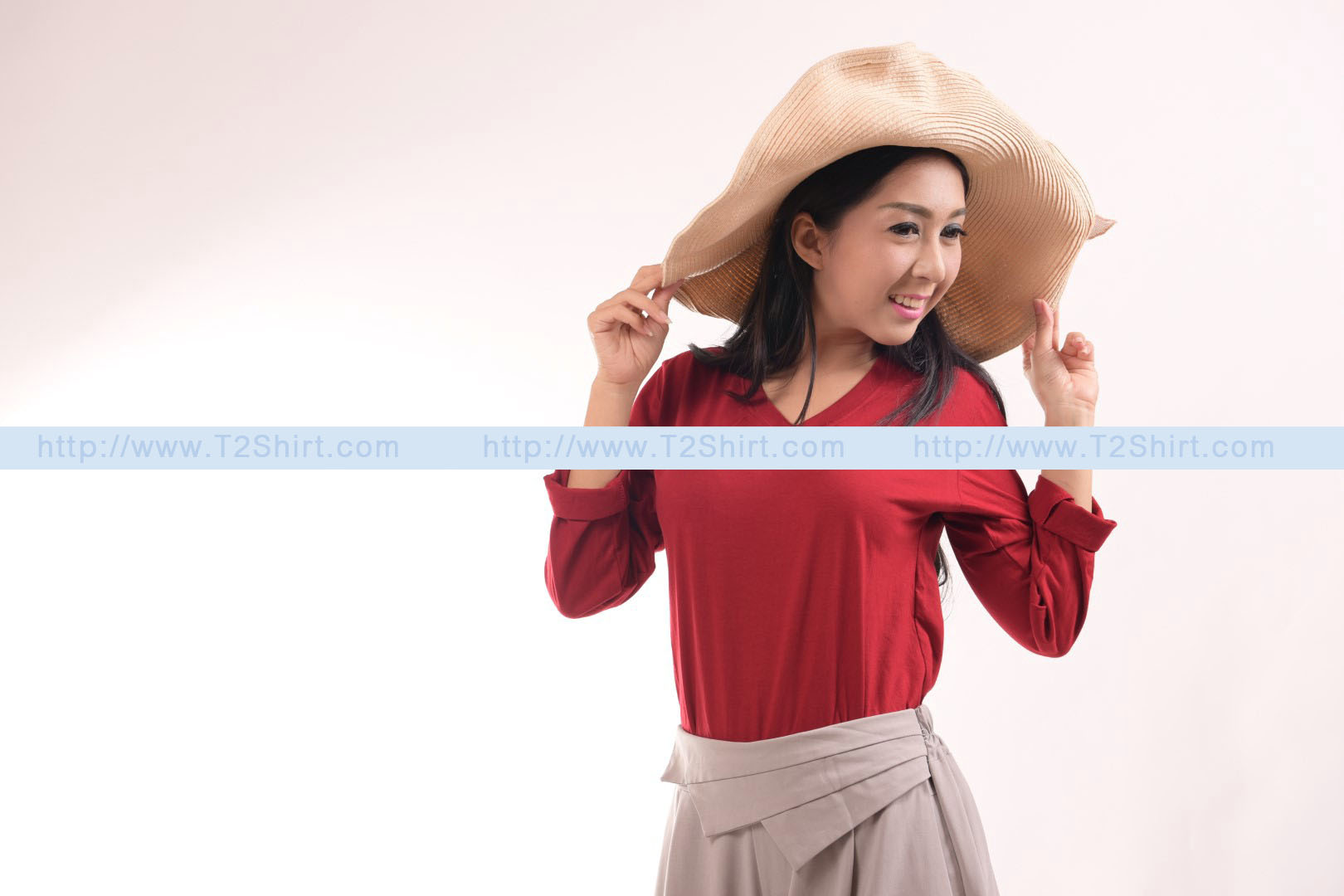 เสื้อยืด คอวี แขนยาว สีแดงเลือดหมู Size M