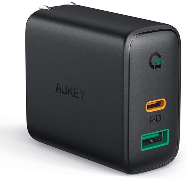 Adapter Aukey หัวปลั๊กชาร์จเร็ว Dynamic USB-C Power Delivery 30W และ AiPower Fast Charge ช่อง รุ่น PA-D1