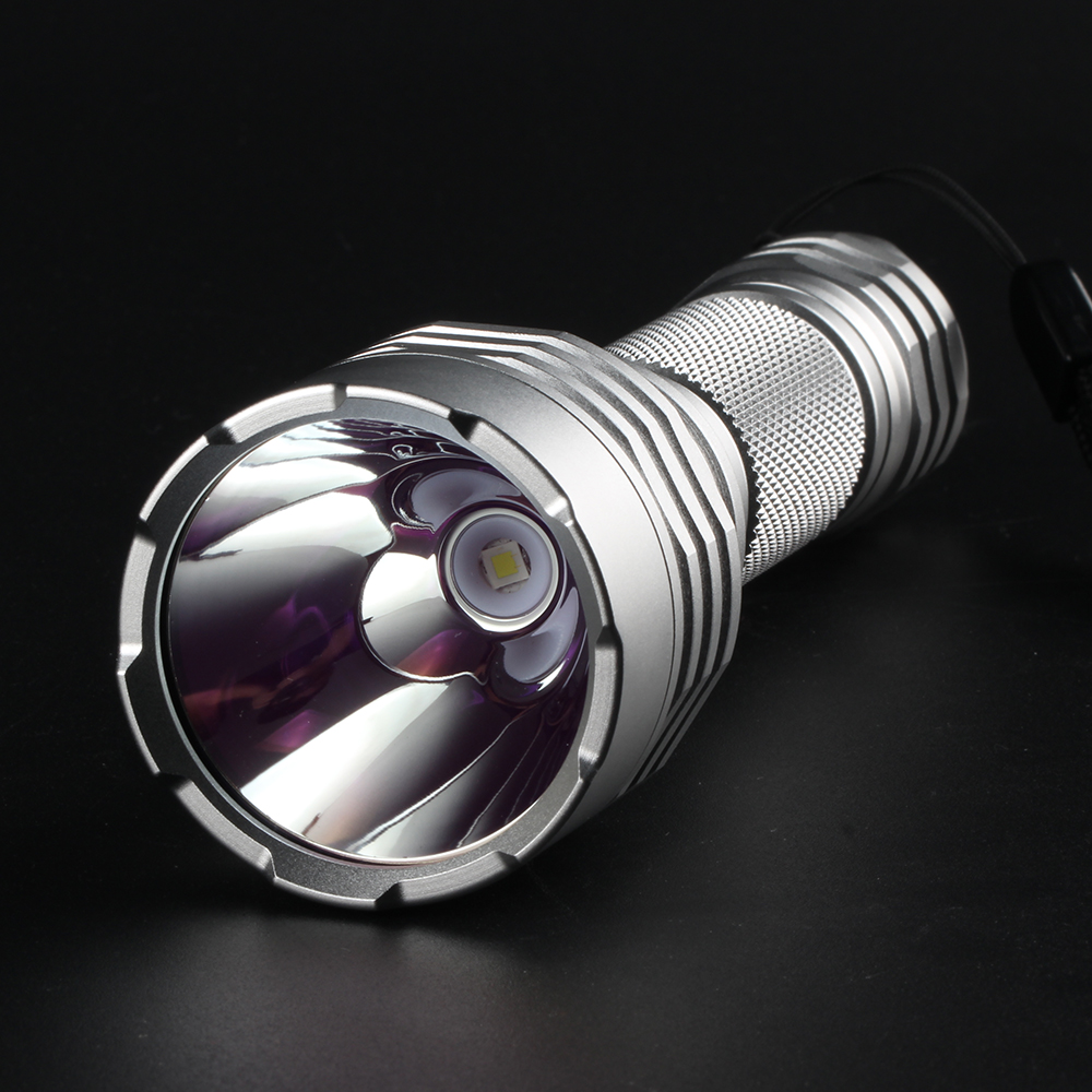 ไฟฉายพกพาแรงสูง Convoy Clear C8+ XPL Hi led