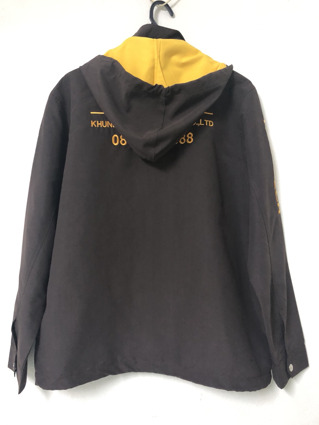 เสื้อแจ็คเก็ตสำเร็จรูป ใส่สำลอง แจ็คเก็ตชาย แจ็คเก็ตพนักงาน รูปแบบเสื้อแจ็กเก็ตมาตรฐาน. แบบเสื้อแจ็คเก็ตแขนยาว