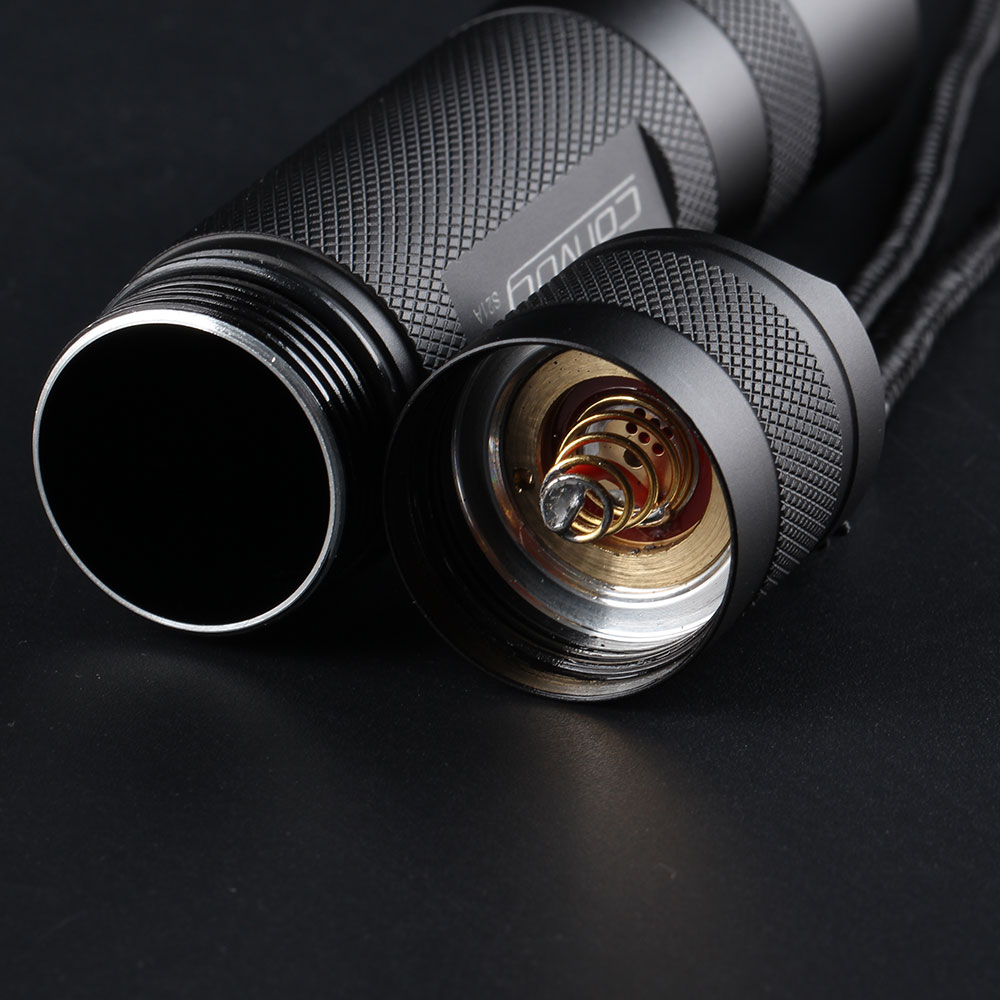 ไฟฉายแรงสูงขนาดเล็ก ความสว่างไม่เล็ก Convoy S21A Black หลอด SST40 , 2300 LM , 21700 (12 Gear) แสงสีเหลือง 5000K