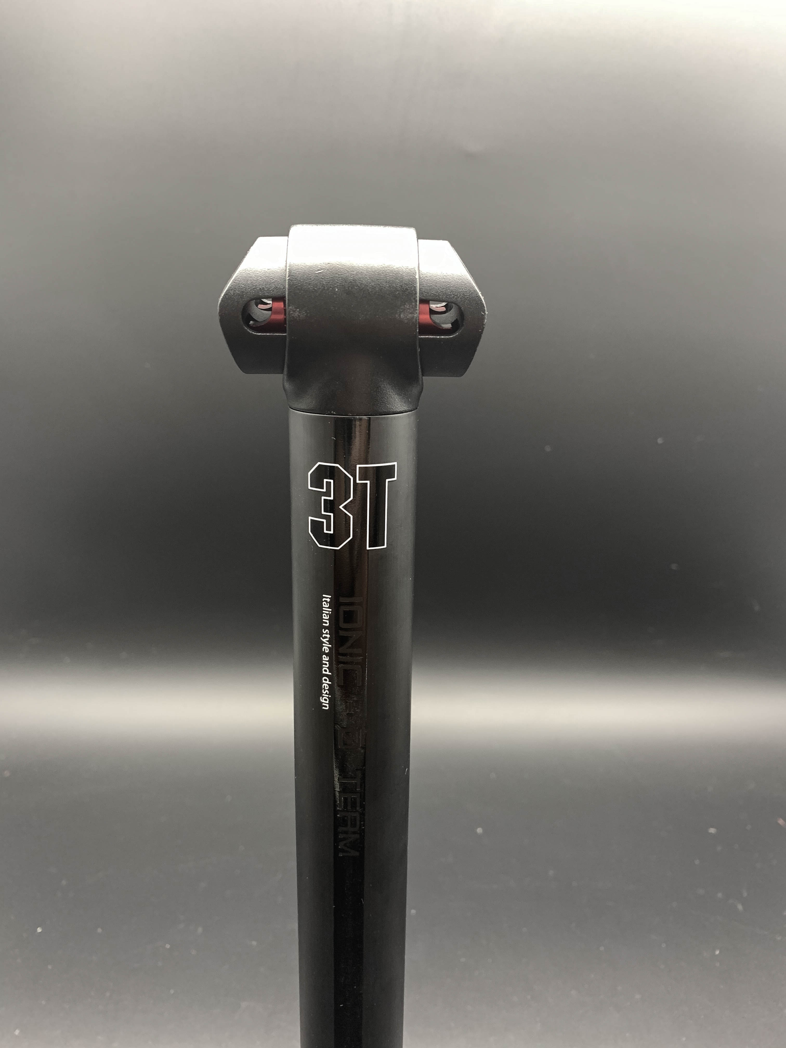 หลักอานคาร์บอน 3T IONIC 0 TEAM