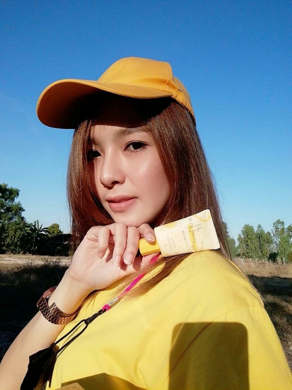 ครีมกันแดดผิวหน้า ราคาถูกและดี SPF50 PA+++ ยี่ห้อ MEDA