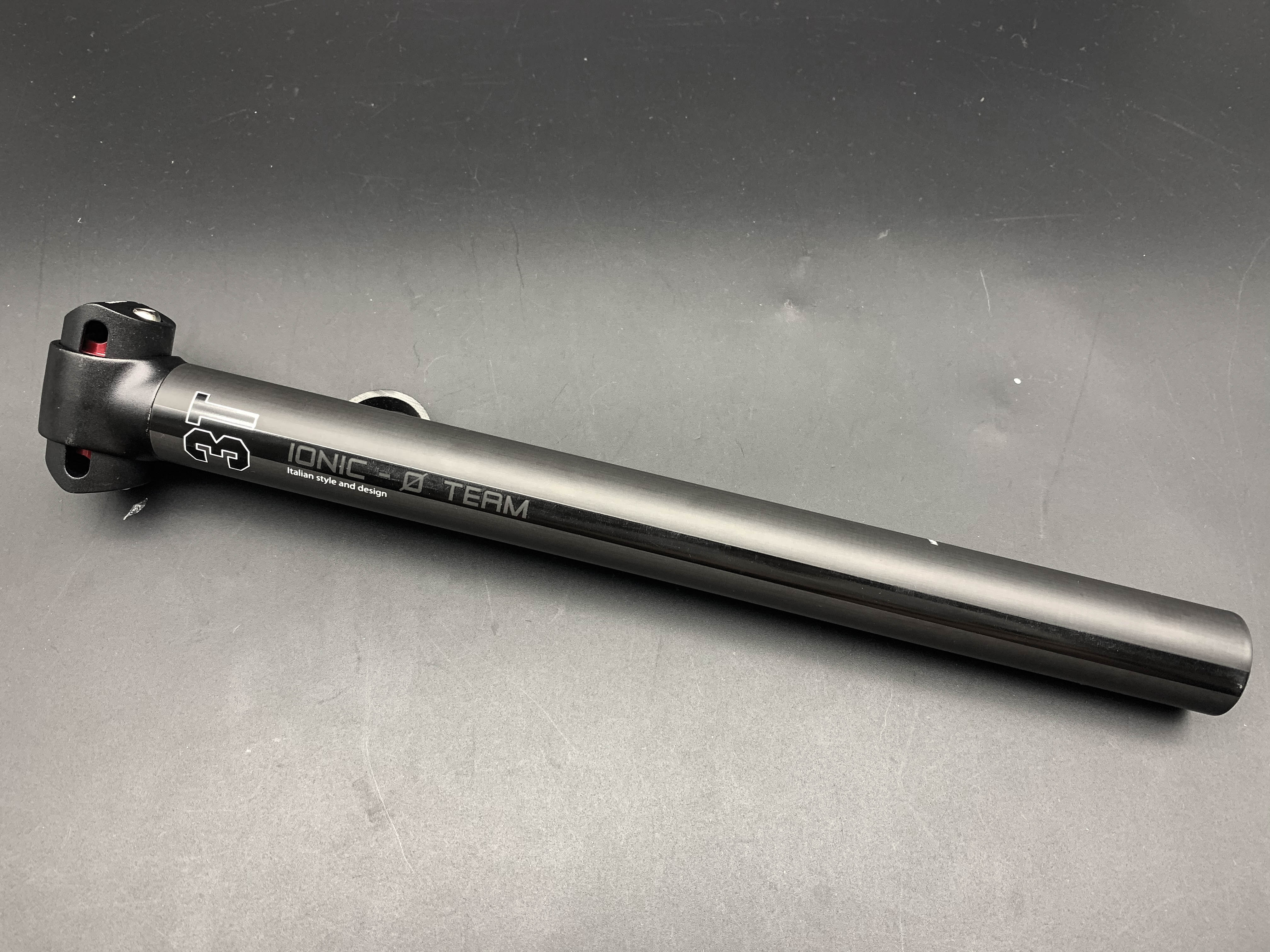 หลักอานคาร์บอน 3T IONIC 0 TEAM