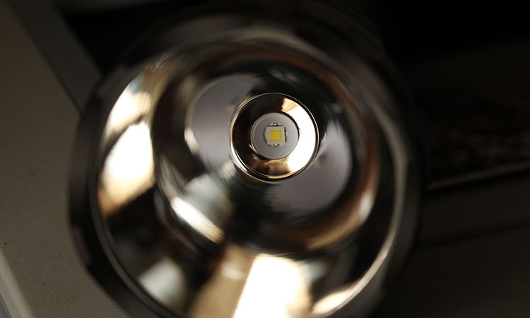 ไฟฉายพกพาคุณภาพสูง Convoy รุ่น L2