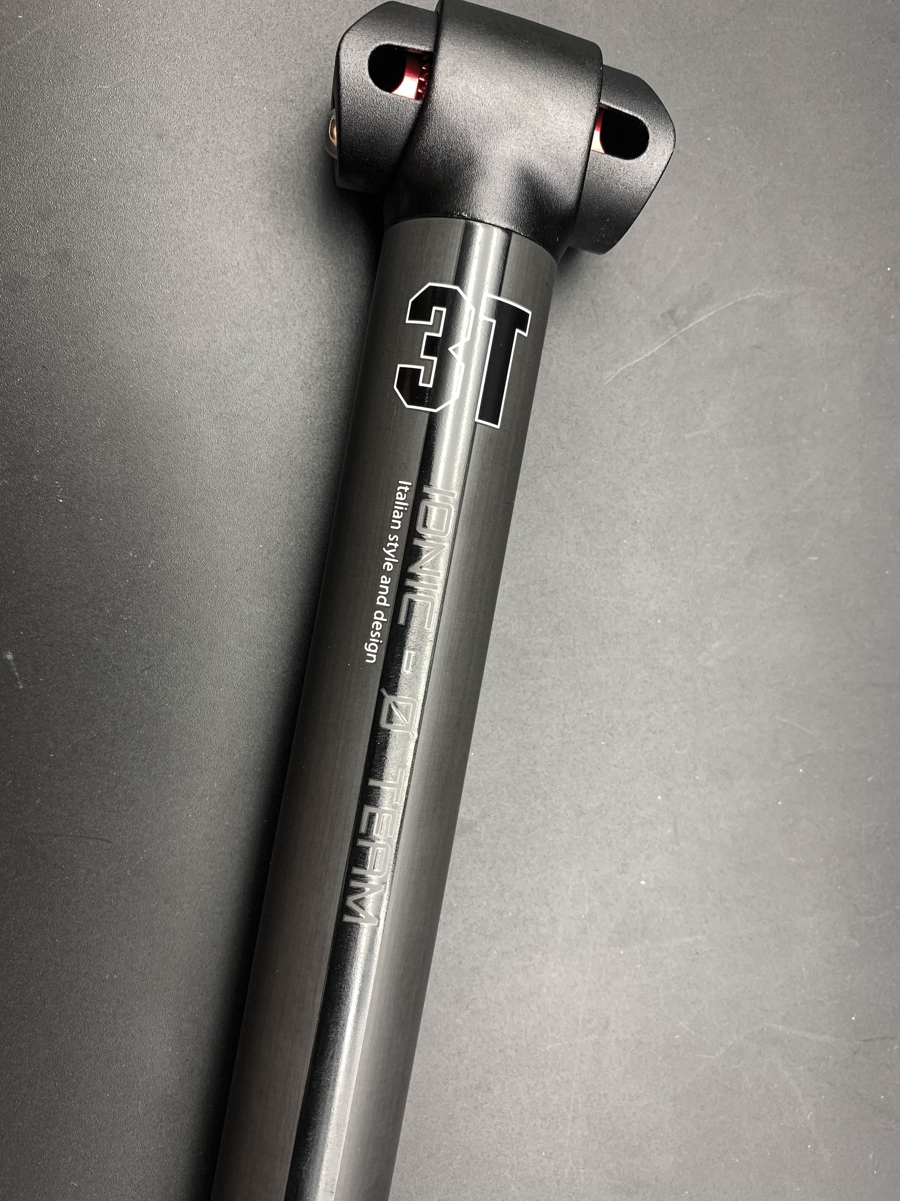 หลักอานคาร์บอน 3T IONIC 0 TEAM