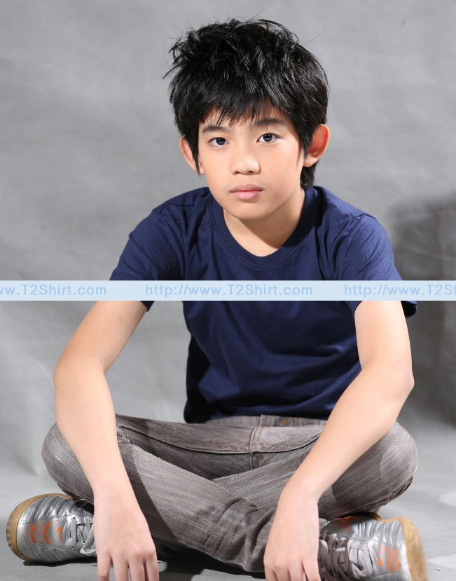 เสื้อยืดเด็ก คอกลม แขนสั้น สีกรมท่า Size L