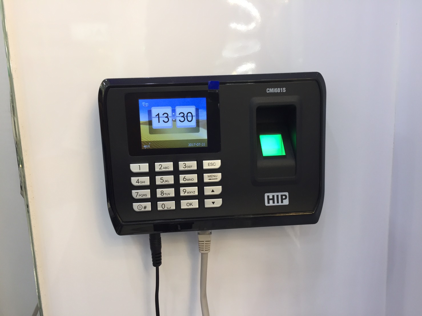 เครื่องสแกนลายนิ้วมือ cmi681s