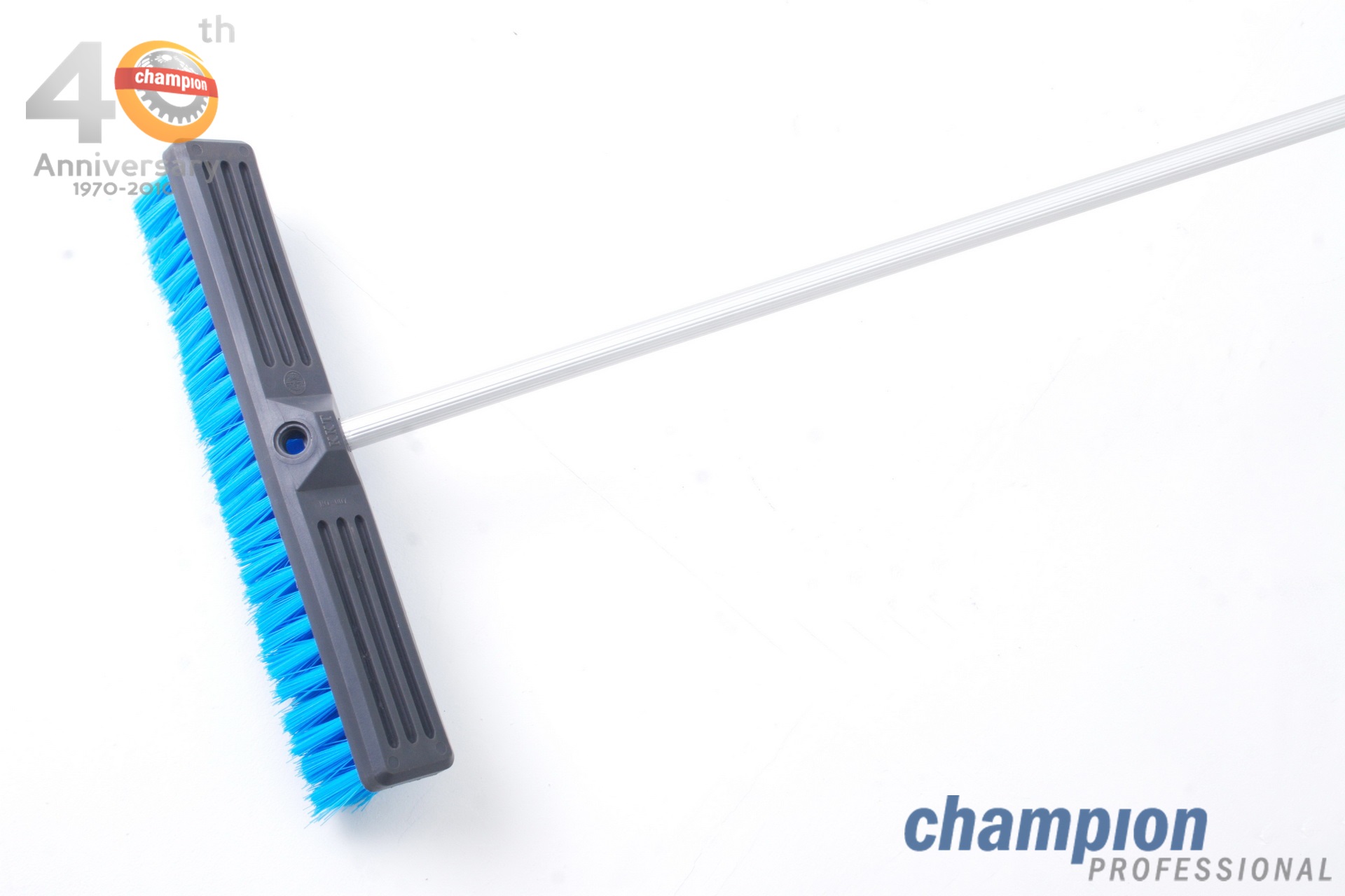 แปรงปัดพื้น/พรม CHAMPION