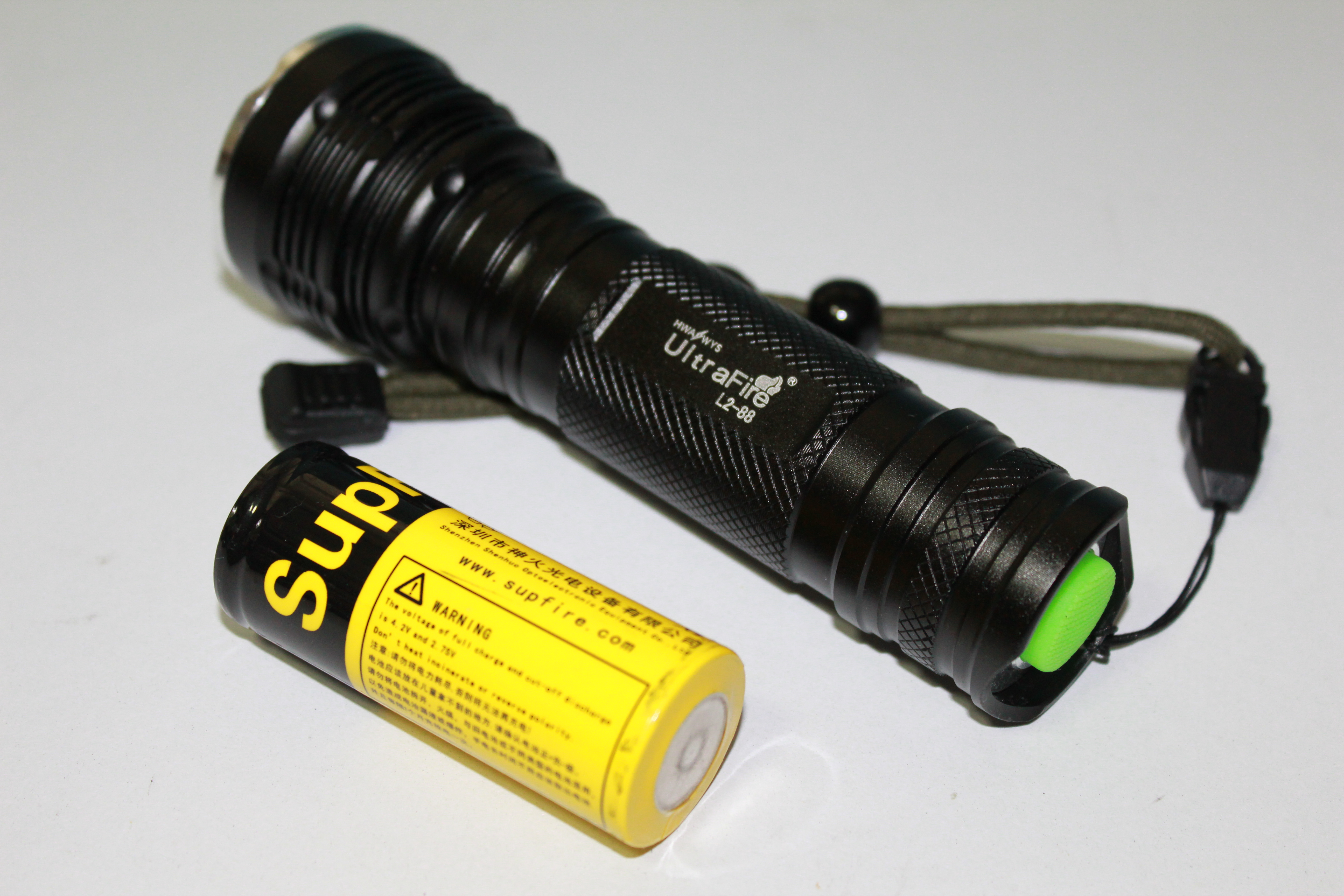 ไฟฉายพกพาแรงสูง Ultrafire Cree LED หลอด XM L2