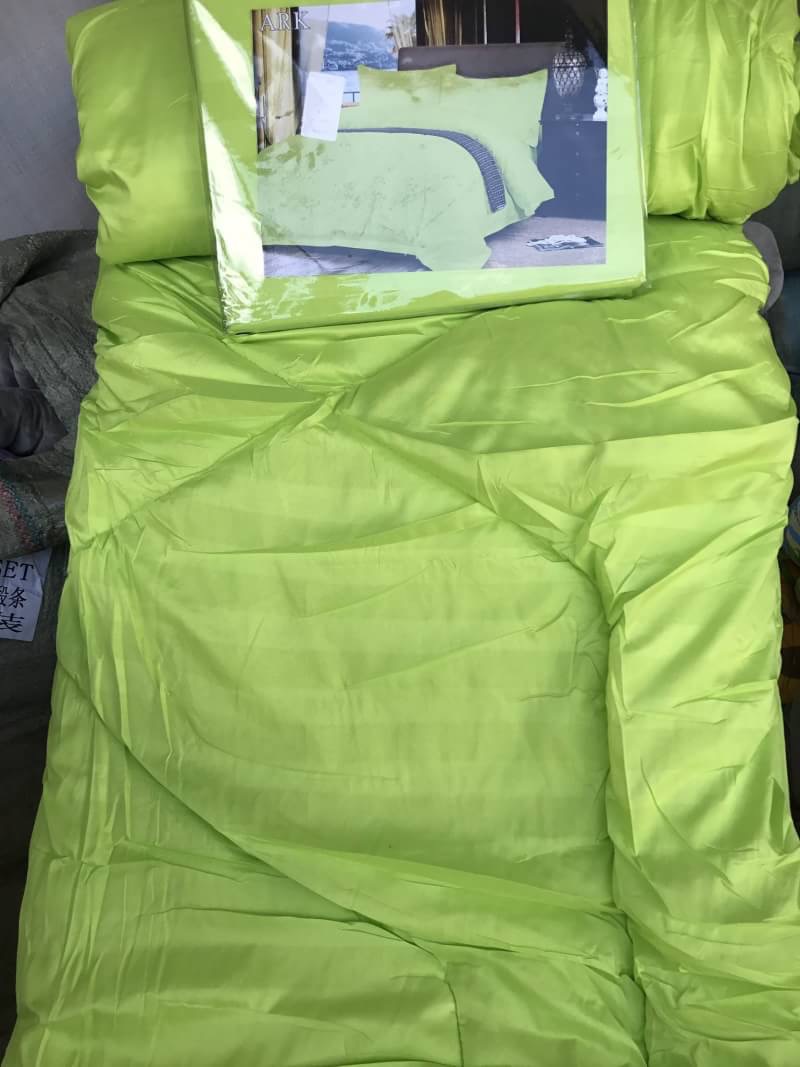 ชุดผ้าปูสีพื้น ลายริ้ว 6ฟุต 6 ชิ้น ผ้าห่มขนาด 7 ฟุต