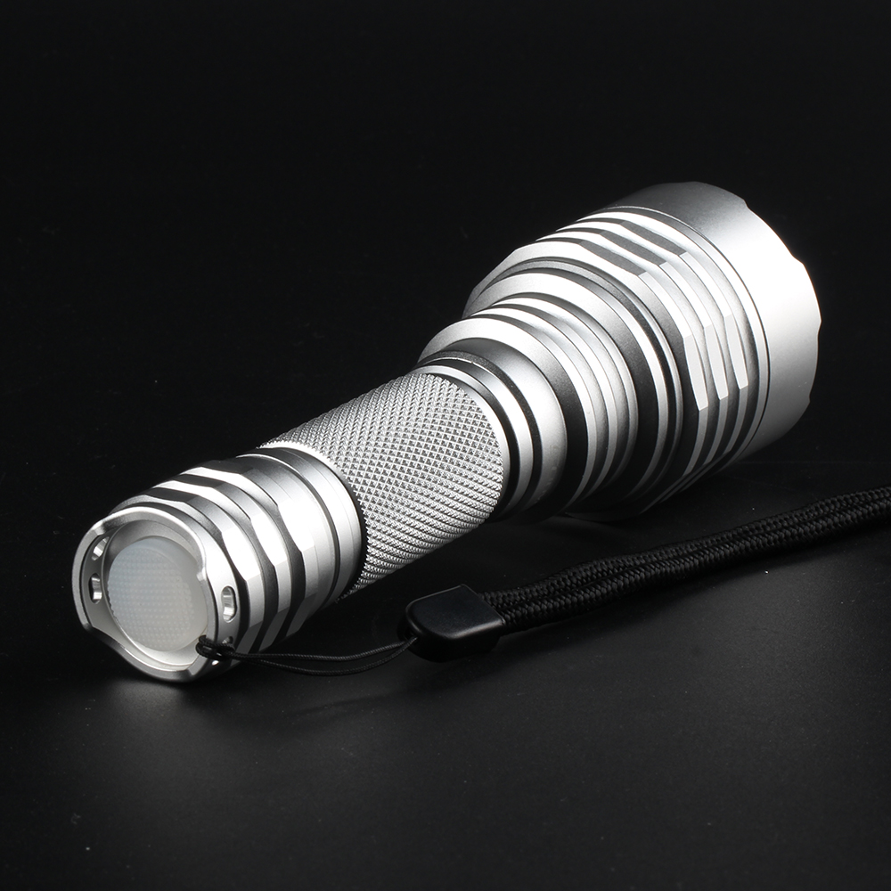 ไฟฉายพกพาแรงสูง Convoy Clear C8+ XPL Hi led