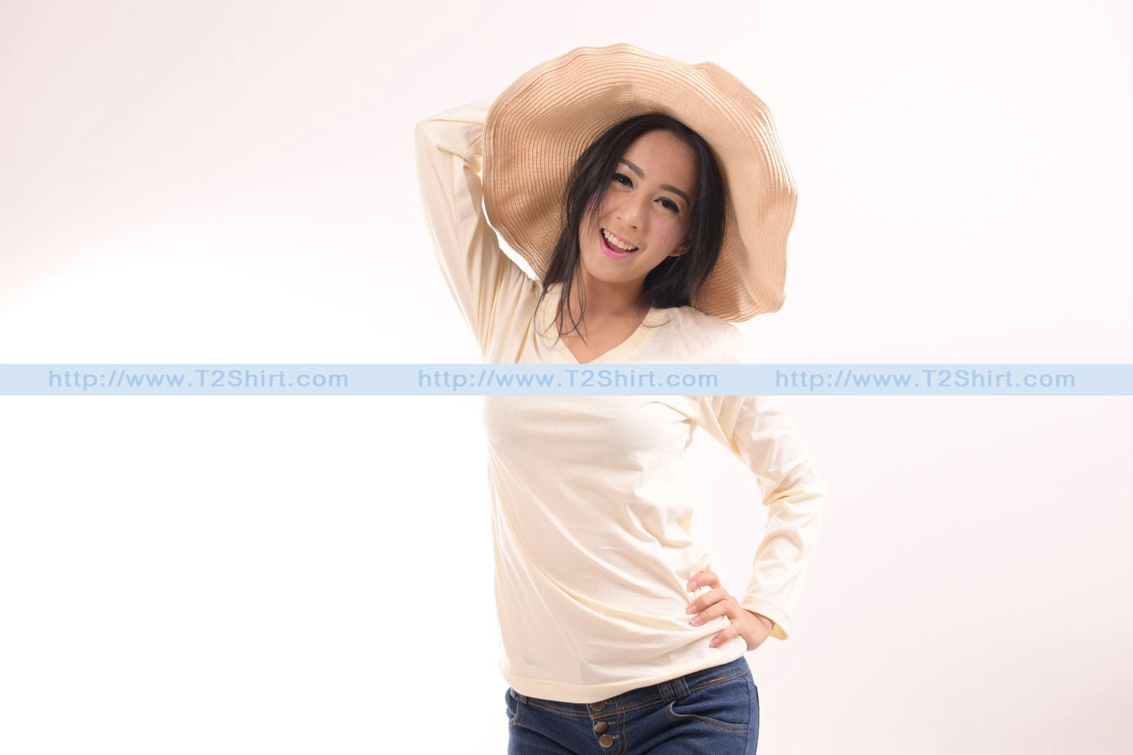 เสื้อยืด คอวี แขนยาว สีครีม Size 4XL