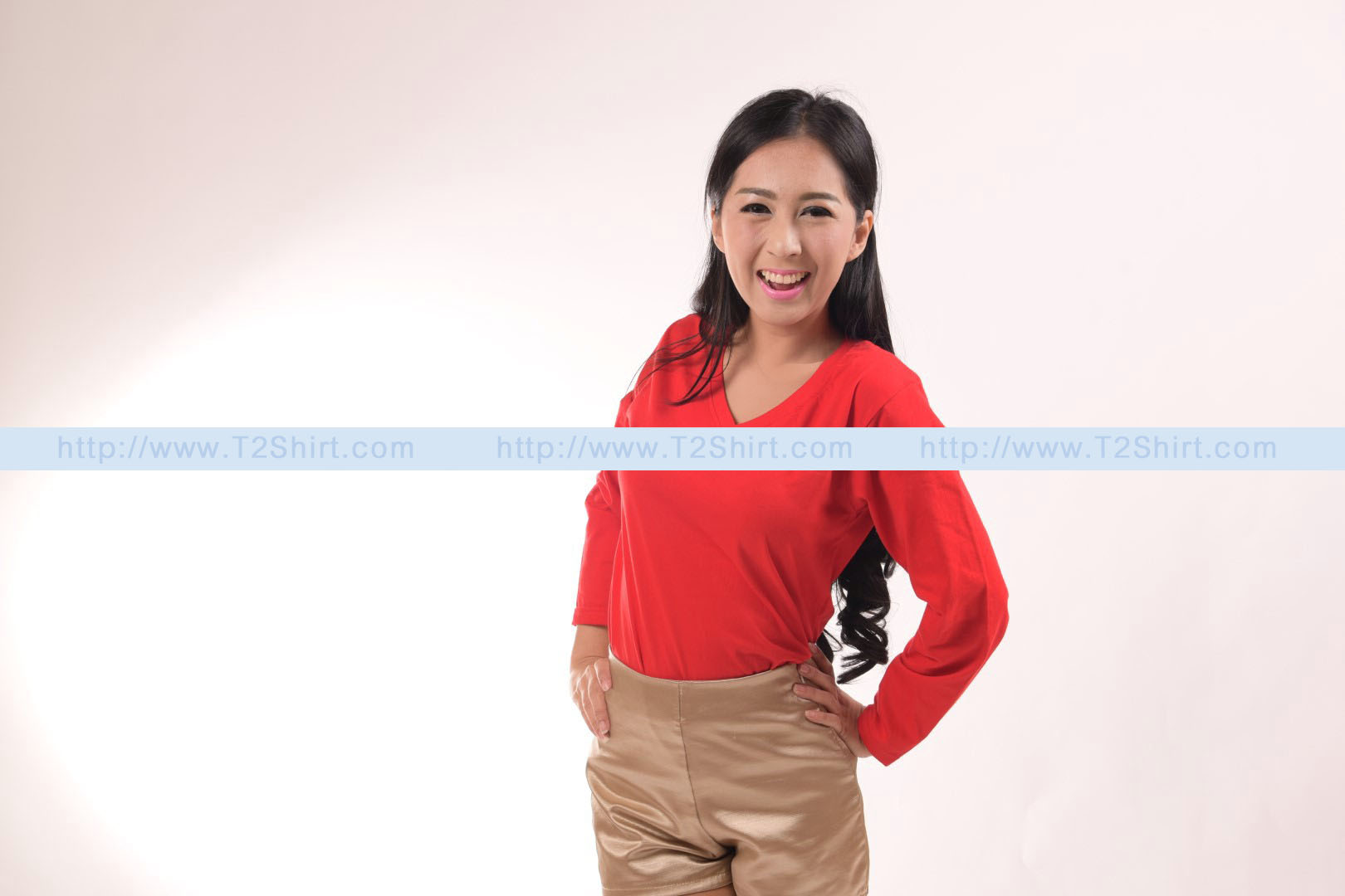 เสื้อยืด คอวี แขนยาว สีแดง Size L