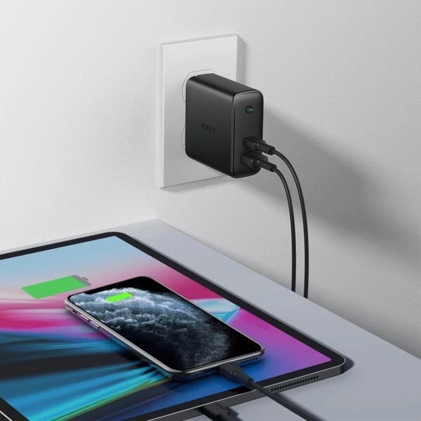 Adapter Aukey PA-D3 60W Dynamic USB-C Power Delivery หัวปลั๊กชาร์จเร็ว 60W และ ช่อง AiPower Fast Charge รุ่น PA-D3