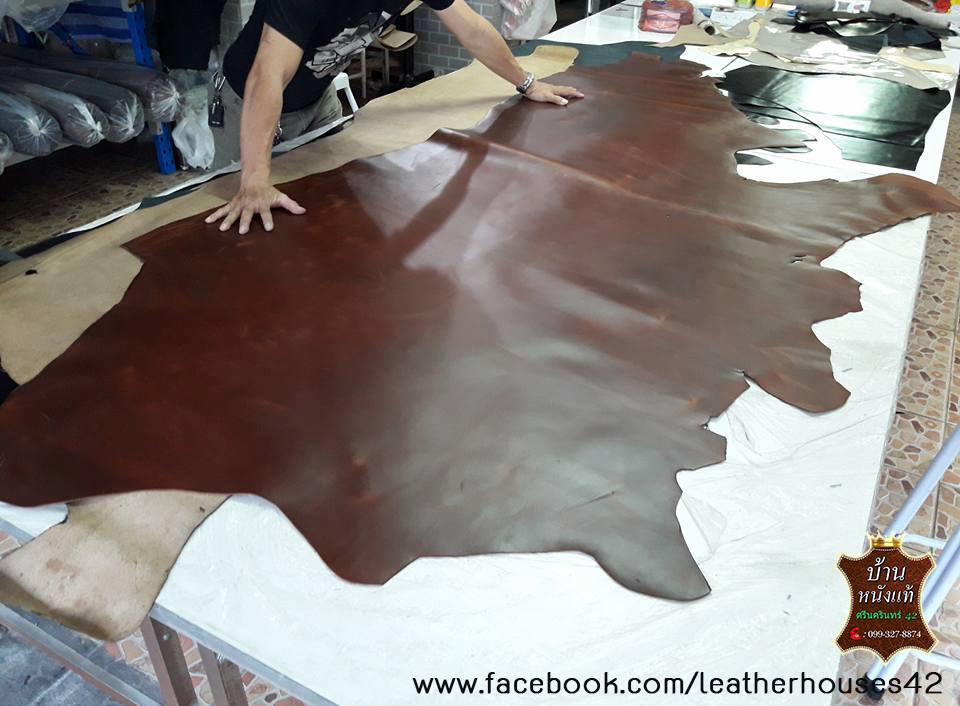 บ้านหนังแท้ Leatherhouse42 จำหน่ายหนังวัวแท้ เศษหนัง สำหรับเป็นวัตถุดิบงานฝีมือ อุตสาหกรรม เครื่องหนัง ปลีก-ส่ง ศรีนครินทร์ บางนา หนังฟอกฝาด หนังนิ่ม หนังออย หนังอัดลาย หนังนูบัค หนังวัว