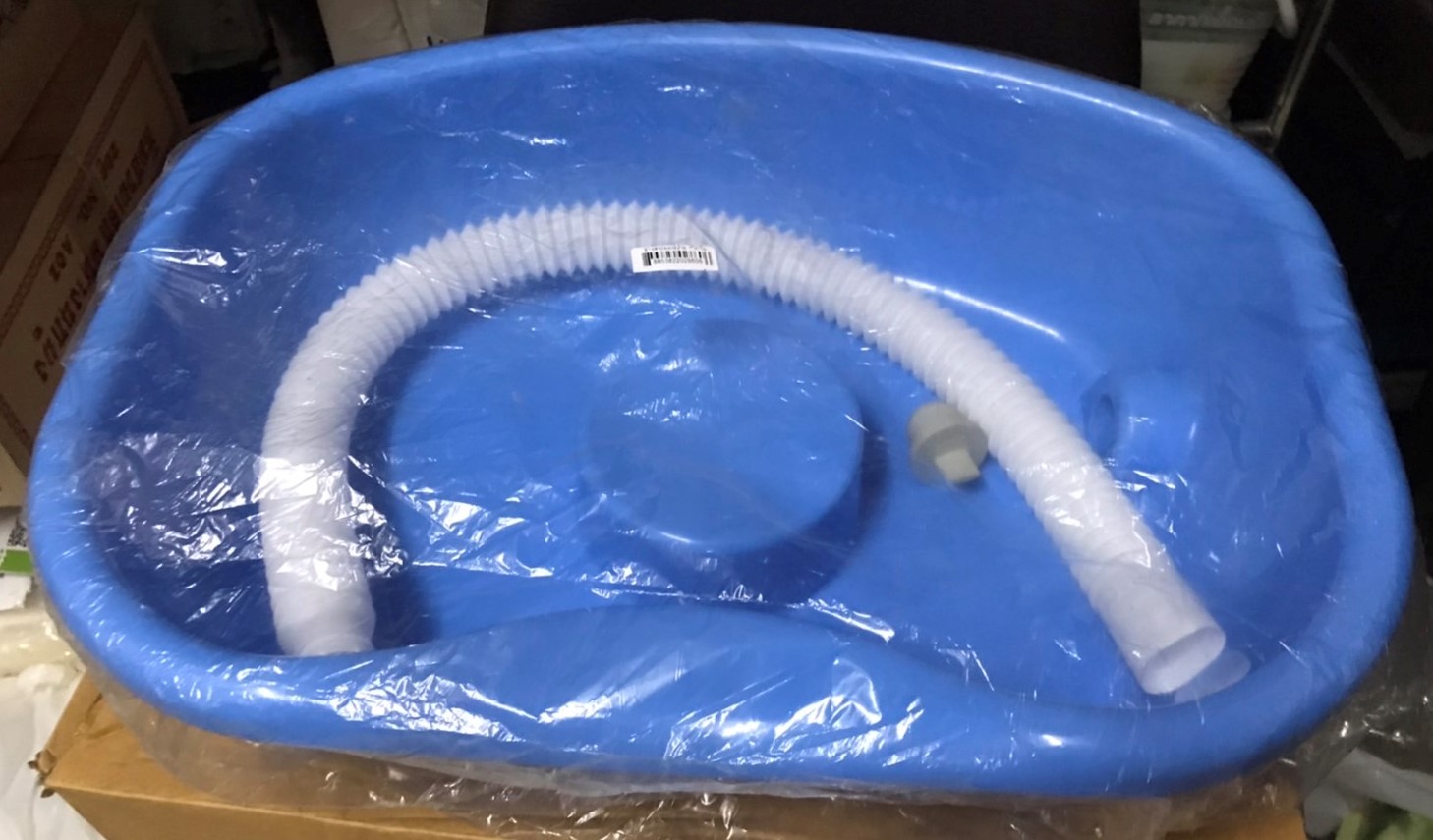 อ่างสระผมบนเตียง หรือบนที่นอนผู้ป่วย เหมาะสำหรับผู้ป่วยติดเตียง อ่างสระผมผู้สูงอายุ อ่างสระผมสตรีมีครรภ์ อ่างสระผมเด็ก (มือสองสภาพดีมากๆๆๆๆ)