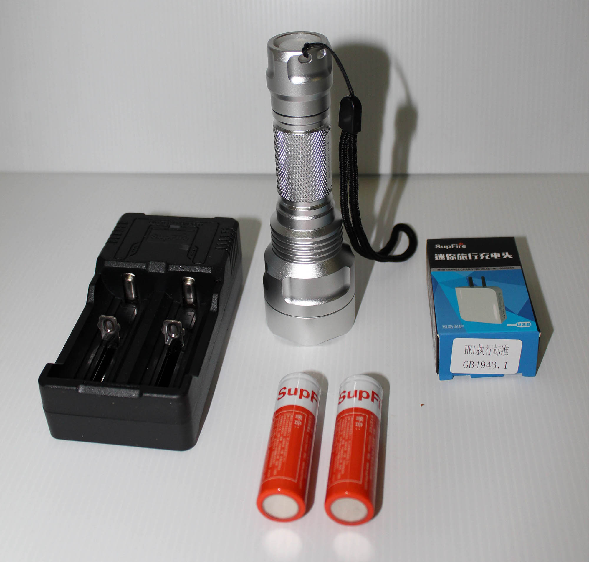 ไฟฉายพกพาคุณภาพสูง Convoy รุ่น C8 XPL Hi version Silver Color