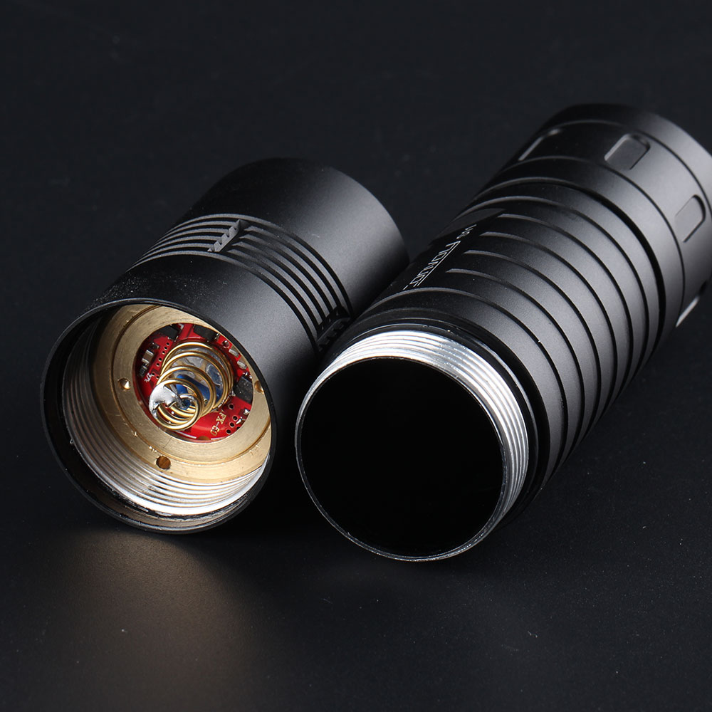 ไฟฉายพกพาคุณภาพสูง ขนาดแบตเตอรี่ 26650 Convoy รุ่น S11 Cree XHP 50.2 LED