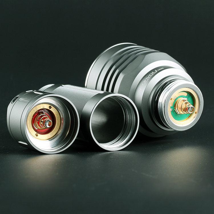 ไฟฉายแรงสูงขนาดกลางรุ่นใหม่ Convoy M26C Sand Color หลอด SST40 , 2300 LM