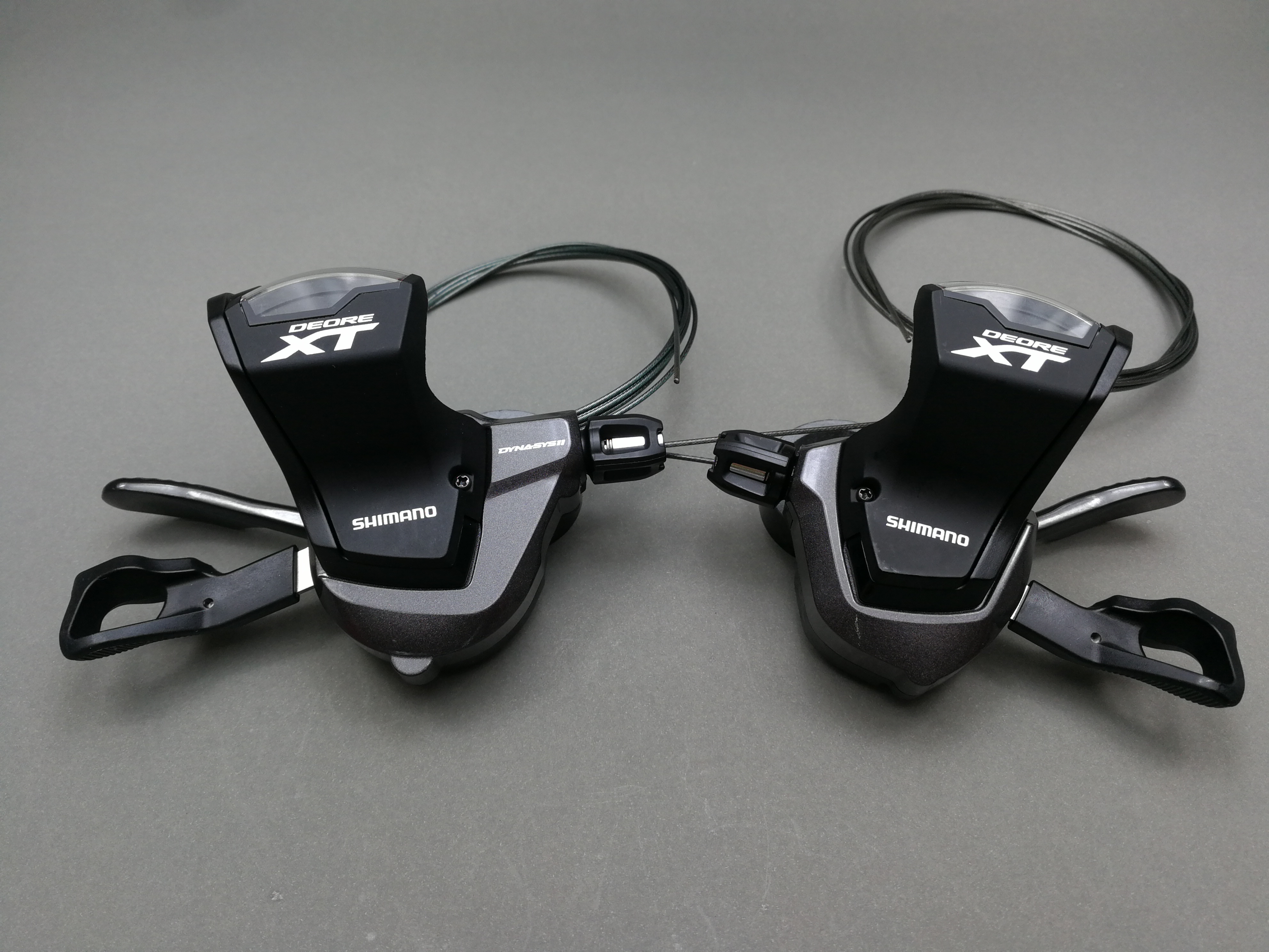 มือเกียร์ XT 11 speed รหัส SL-M8000 แบบธรรมดา / Direct Mount มาพร้อมสายเกียร์
