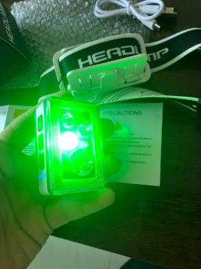 ไฟฉายคาดศีรษะแบบมีไฟ 3 สี แดง น้ำเงิน เขียว และแสงขาวปกติ และมี COB มีอินฟราเรด Santafe Fire T81 ตัวไฟฉายสีน้ำเงิน ขาว