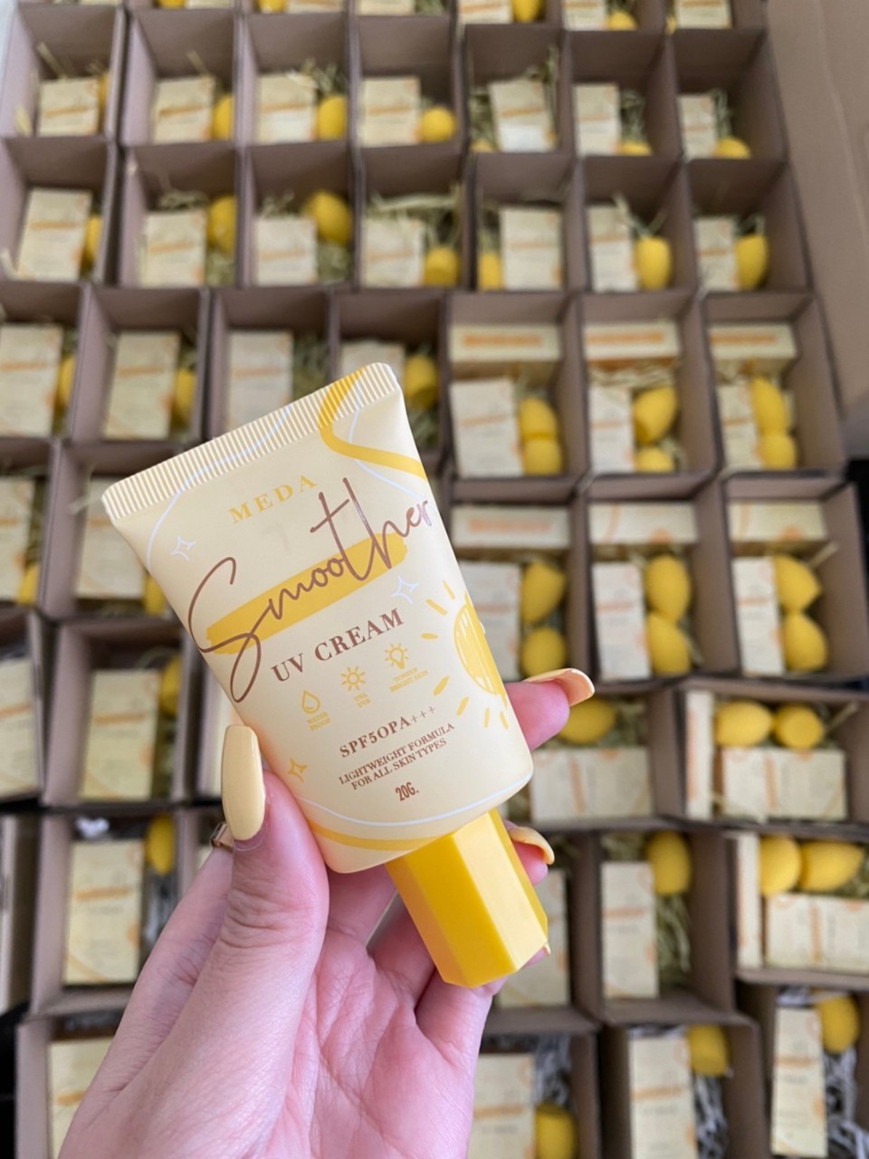 ครีมกันแดดผิวหน้า ราคาถูกและดี SPF50 PA+++ ยี่ห้อ MEDA