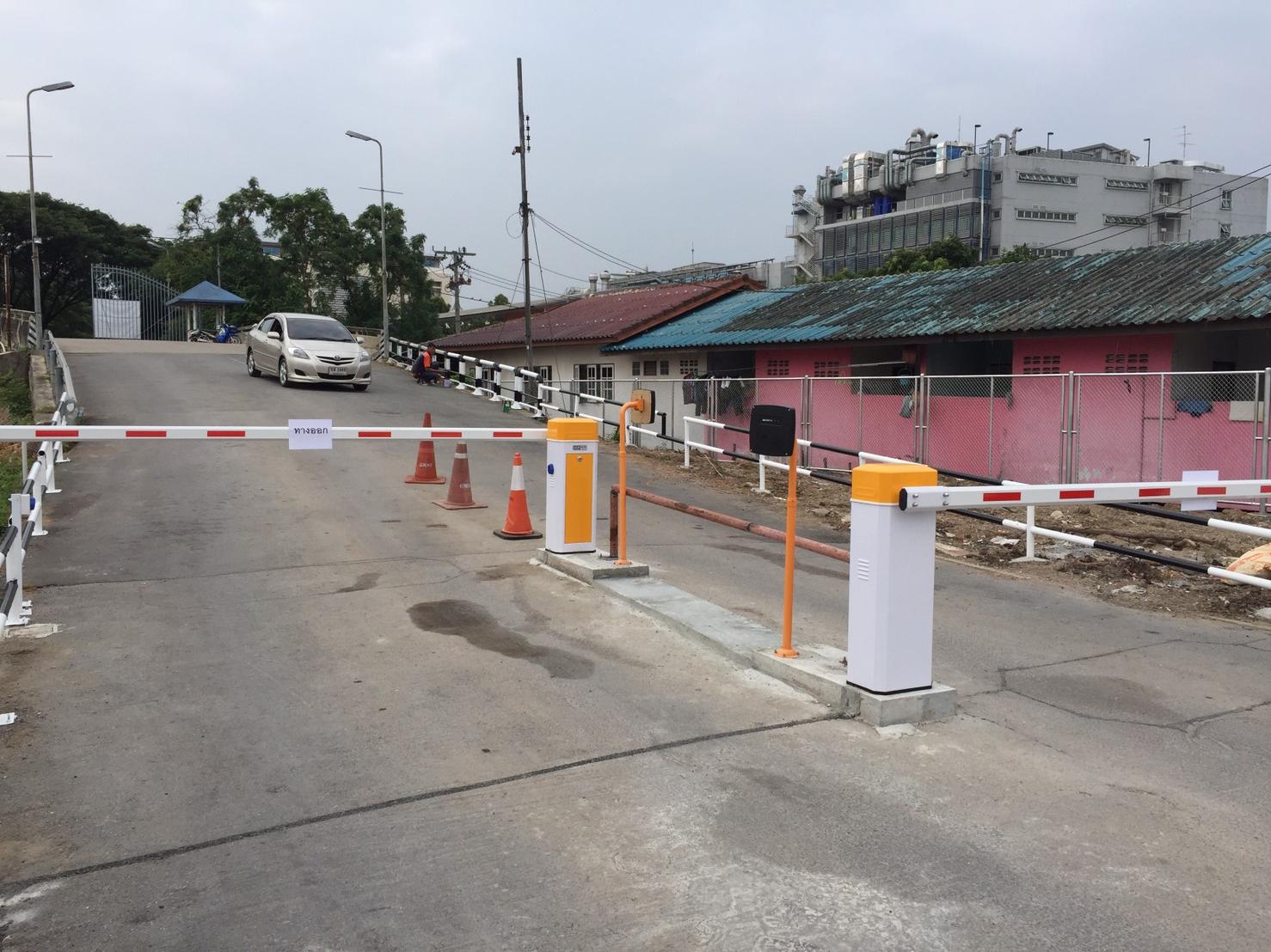 ไม้กั้นรถยนต์ระบบทาบบัตร
