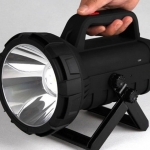 ไฟฉายเดินป่าแรงสูง ส่องไกล ขนาดใหญ่ Cree LED ขนาด 10,000 mah