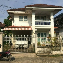 บ้านเดี่ยว 2 ชั้น 3 ห้องนอน 2 ห้องน้ำ พื้นที่ 54 ตารางวา หมู่บ้านแสงบัวทอง N16