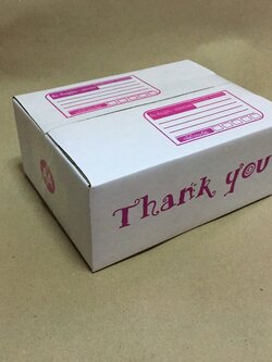 กล่องไปรษณีย์ฝาชนสีขาว AA -ขนาด 13x17x7ซม. สกรีนชมพู พิมพ์ Thank you